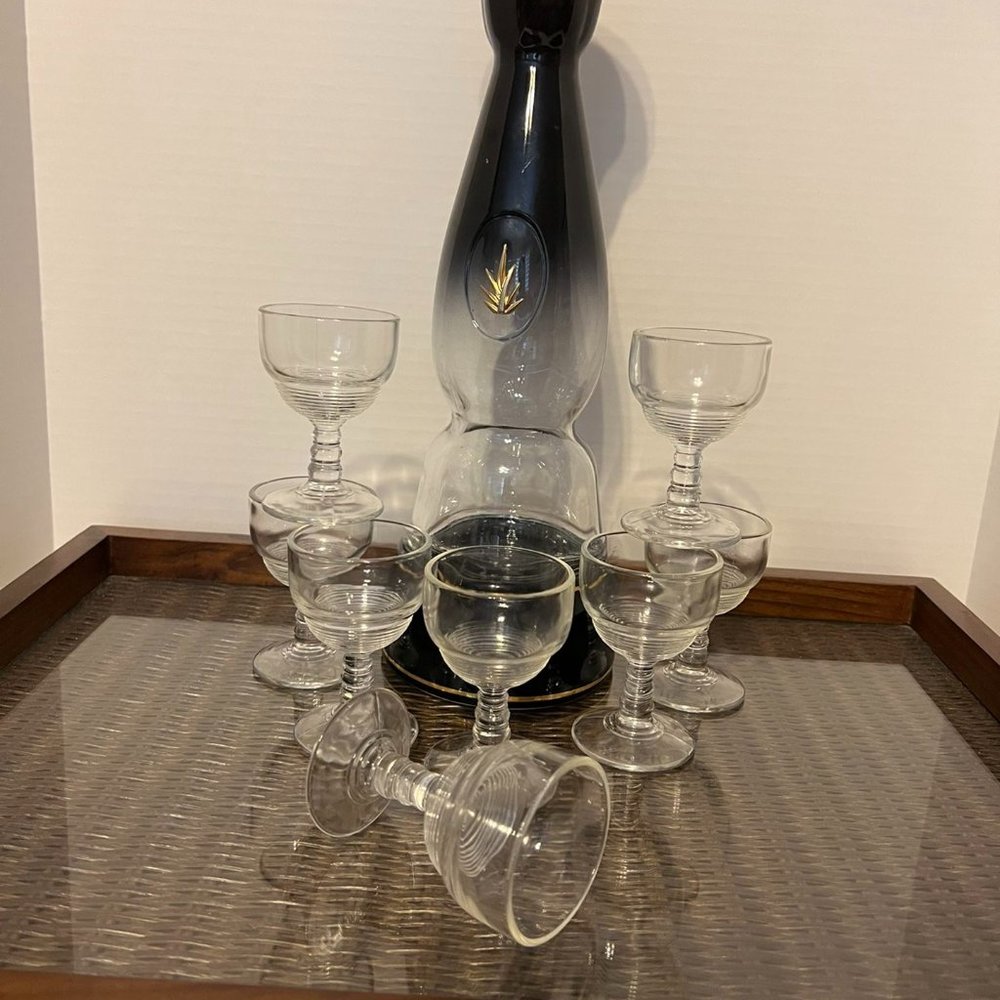 Vintage EAPG Anchor Hocking  Shot/Apertif or Cordial Glasses - Set Of 8